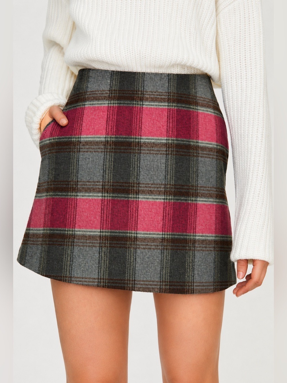 Aritzia Wilfred Classic plaid mini skirt Size 2 pink Grey Overplaid Academia